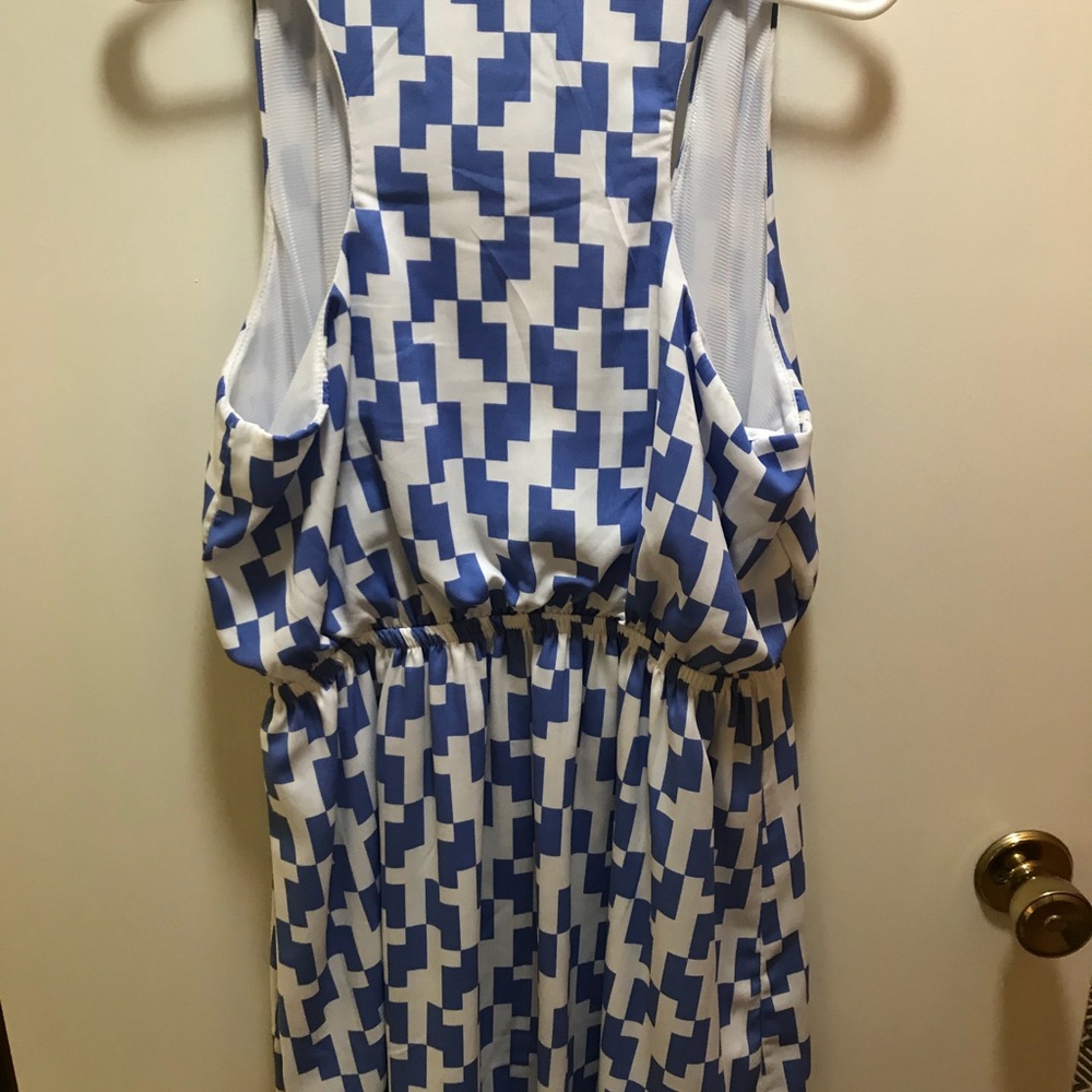 Francesca’s Dress - Picture 4 of 4